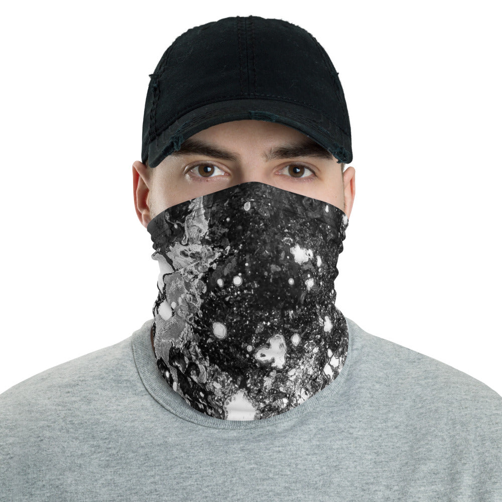This neck gaiter is a versatile accessory that can be used as a face covering, headband, bandana, wristband, and neck warmer. 